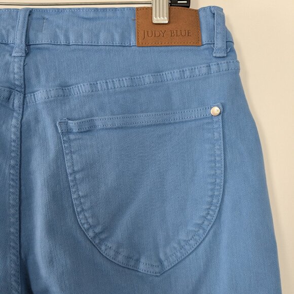 Judy Blue Shorts Women's 1XL Sky Blue Fray-Hem Garment Dyed Shield Pockets - Picture 9 of 16